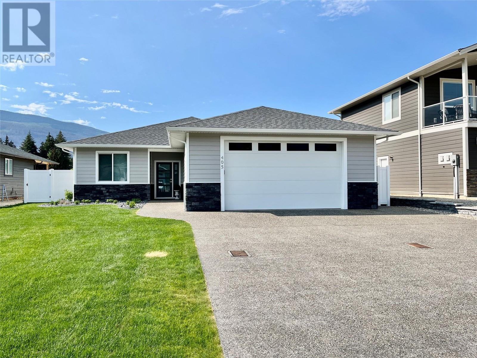 405 Martin Street, Sicamous, British Columbia  V0E 2V0 - Photo 3 - 10346540