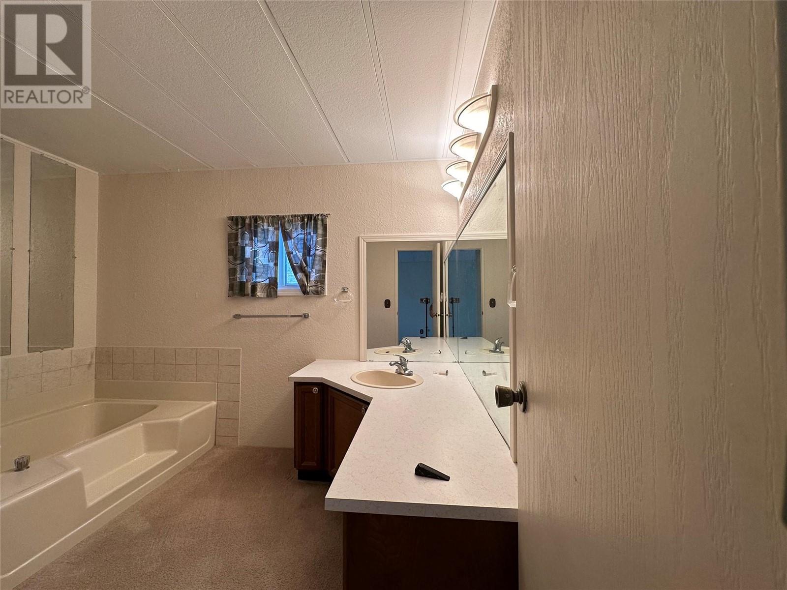 6601 Tucelnuit Drive Unit# 110, Oliver, British Columbia  V0H 1T3 - Photo 6 - 10346331