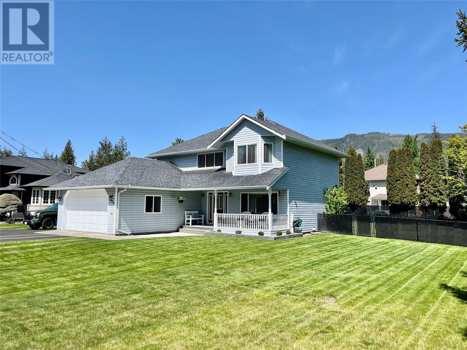 514 Forest Park Street, Sicamous, British Columbia  V0E 2V0 - Photo 3 - 10346545