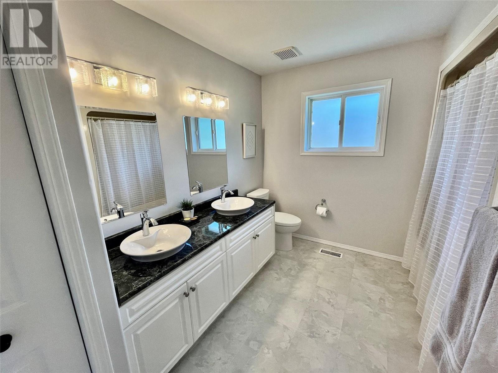 514 Forest Park Street, Sicamous, British Columbia  V0E 2V0 - Photo 39 - 10346545