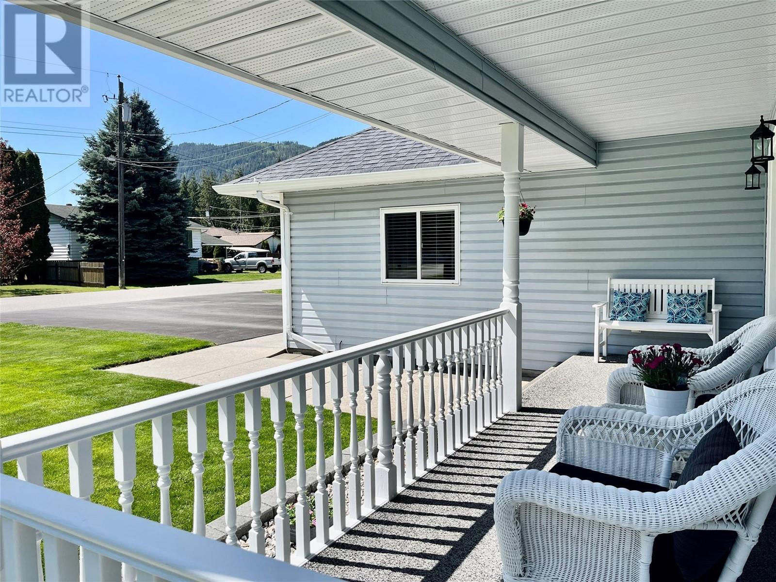 514 Forest Park Street, Sicamous, British Columbia  V0E 2V0 - Photo 5 - 10346545