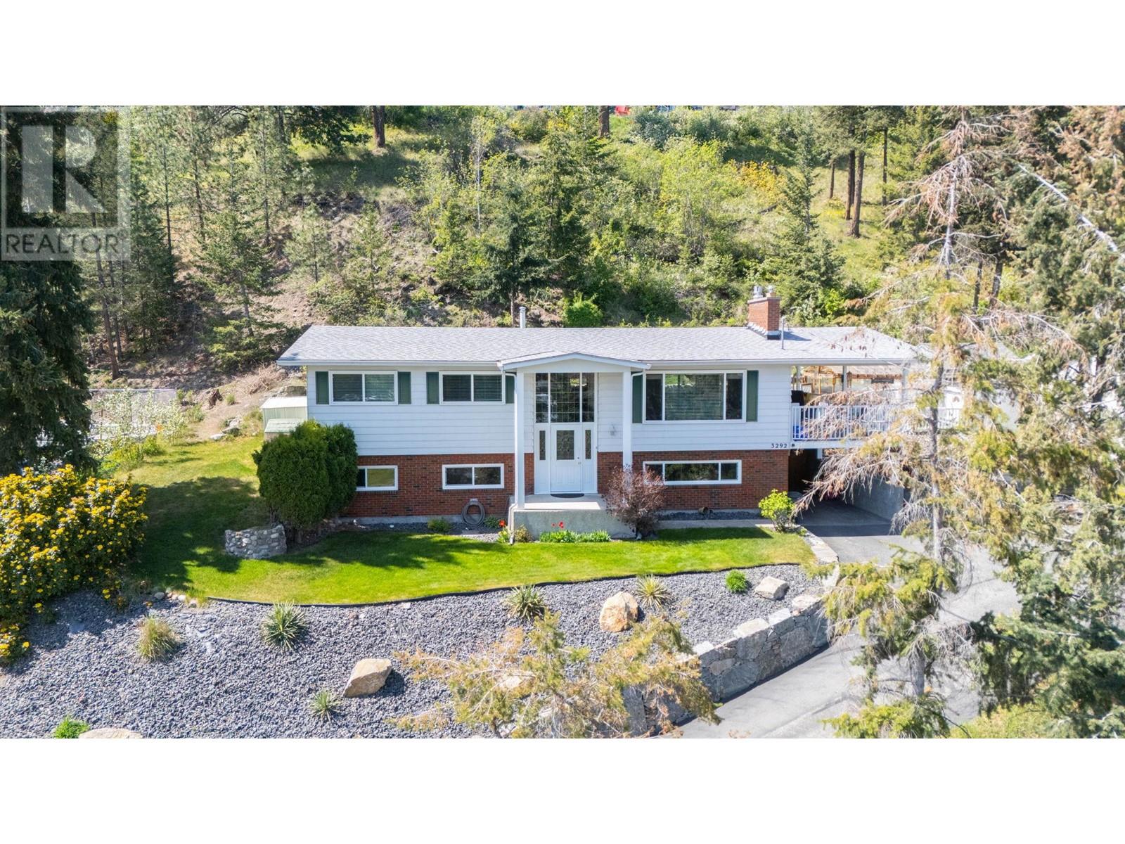 3292 Mciver Road, West Kelowna, British Columbia  V4T 1G2 - Photo 1 - 10346278