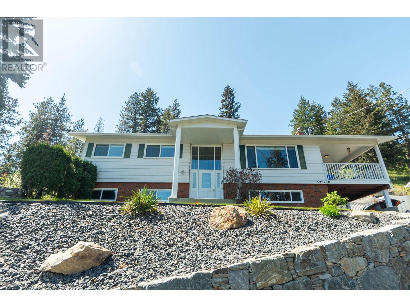 3292 Mciver Road, West Kelowna, British Columbia  V4T 1G2 - Photo 3 - 10346278