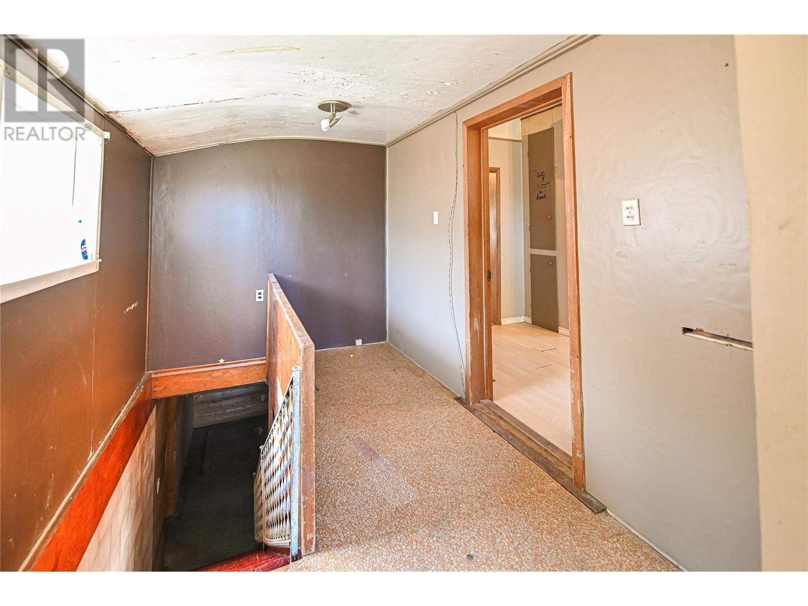 4966 Luck Avenue, Canal Flats, British Columbia  V0B 1B0 - Photo 17 - 10346432