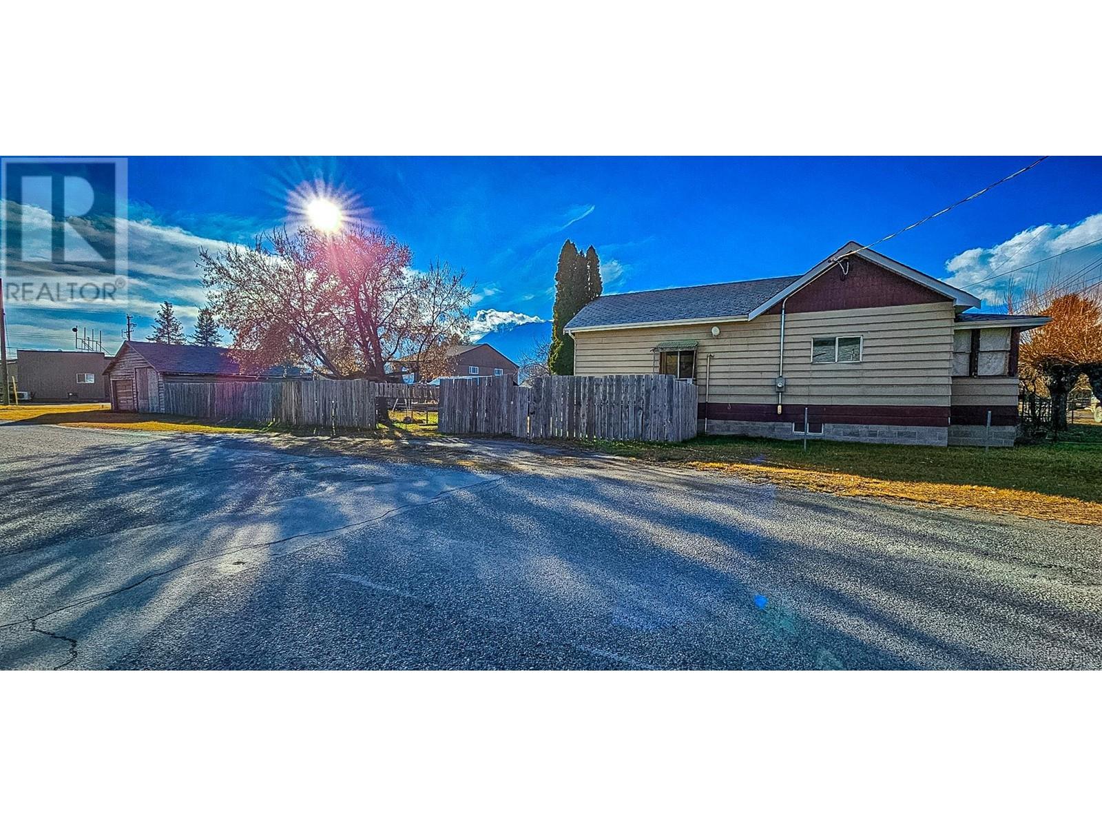 4966 Luck Avenue, Canal Flats, British Columbia  V0B 1B0 - Photo 26 - 10346432