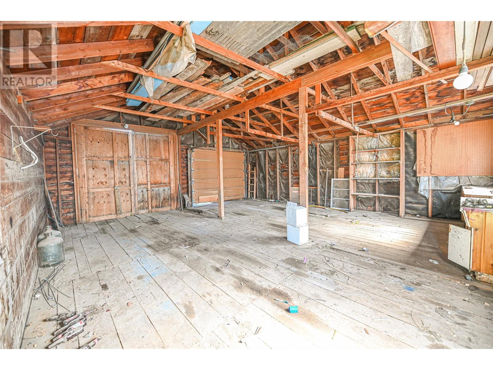 4966 Luck Avenue, Canal Flats, British Columbia  V0B 1B0 - Photo 32 - 10346432