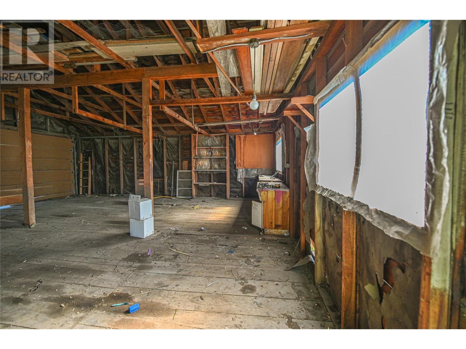 4966 Luck Avenue, Canal Flats, British Columbia  V0B 1B0 - Photo 33 - 10346432