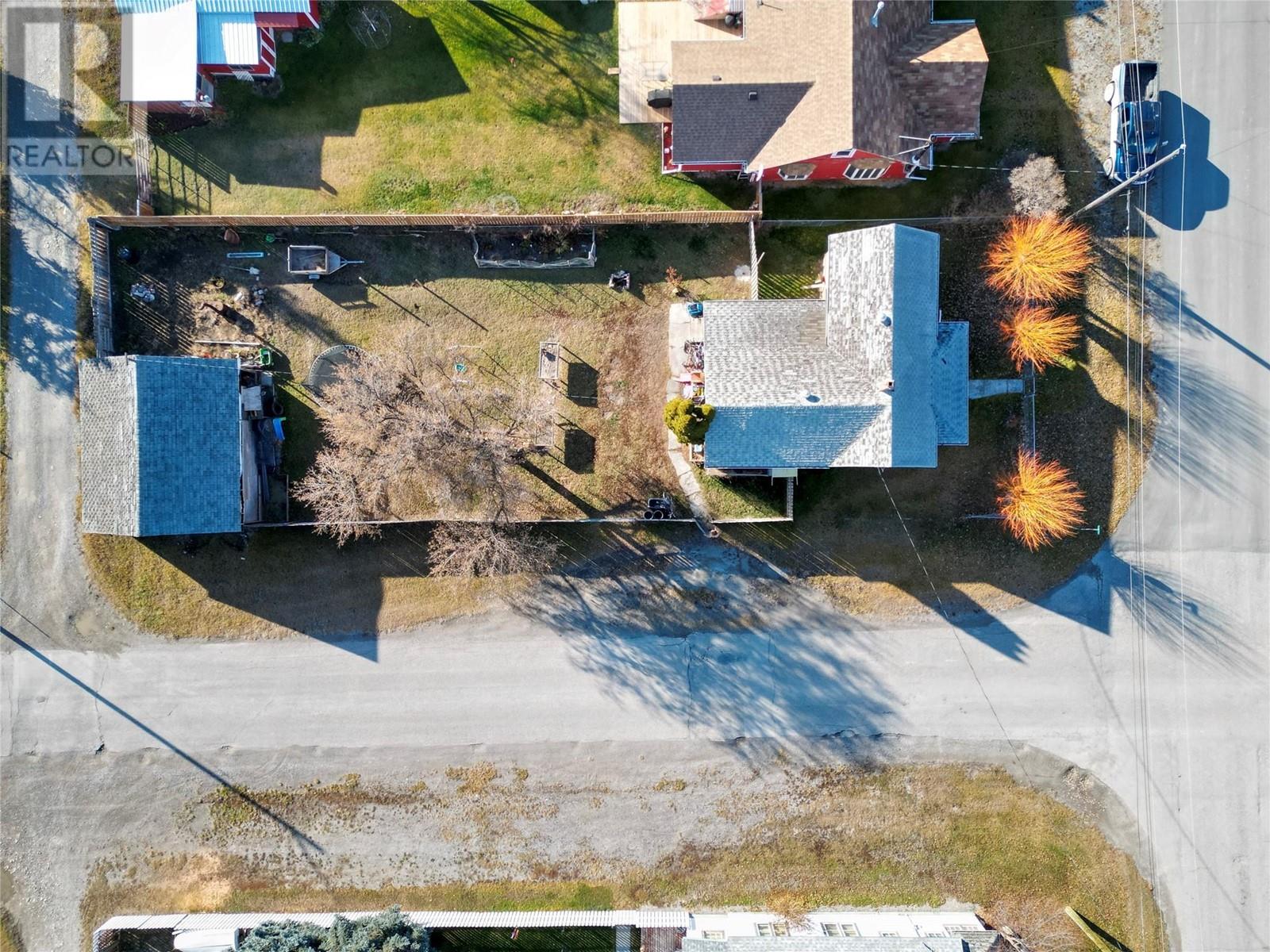 4966 Luck Avenue, Canal Flats, British Columbia  V0B 1B0 - Photo 34 - 10346432