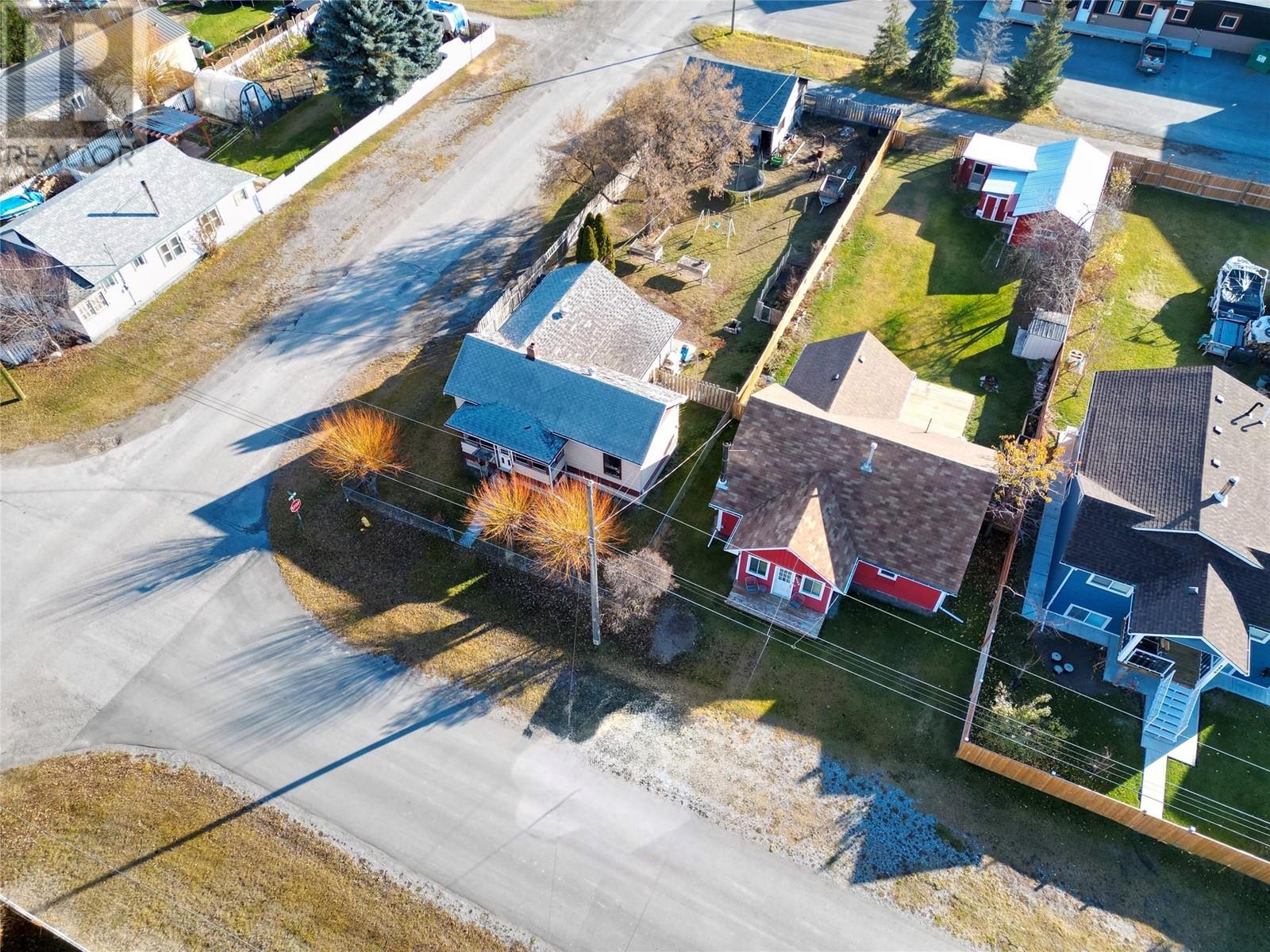 4966 Luck Avenue, Canal Flats, British Columbia  V0B 1B0 - Photo 35 - 10346432