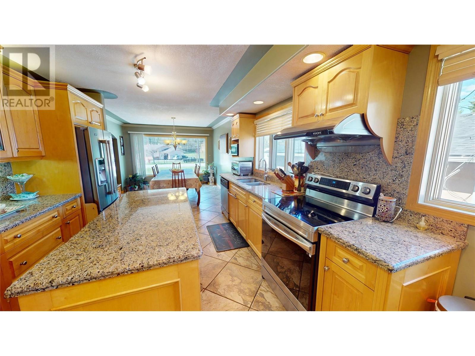 1698 Mckenzie Road, Fernie, British Columbia  V0B 1M5 - Photo 17 - 10345952