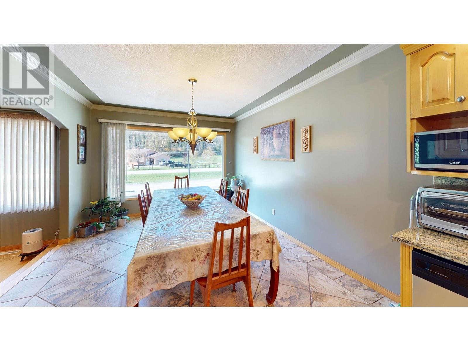1698 Mckenzie Road, Fernie, British Columbia  V0B 1M5 - Photo 18 - 10345952