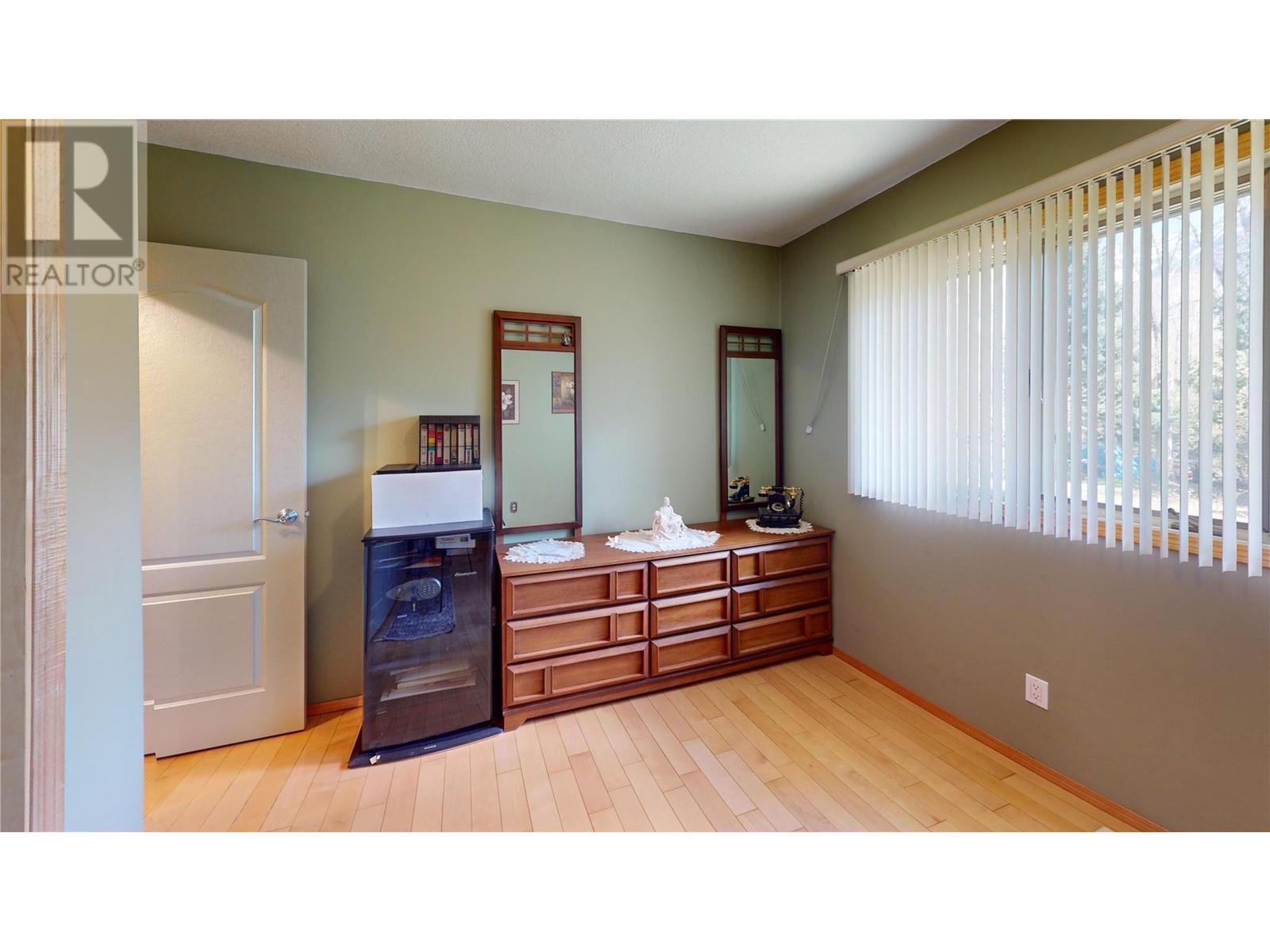 1698 Mckenzie Road, Fernie, British Columbia  V0B 1M5 - Photo 26 - 10345952