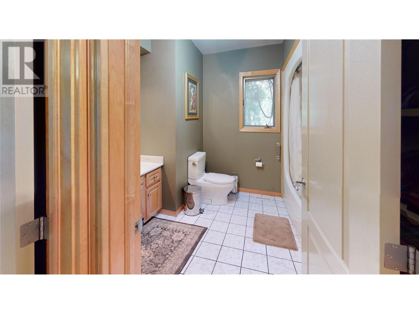 1698 Mckenzie Road, Fernie, British Columbia  V0B 1M5 - Photo 29 - 10345952