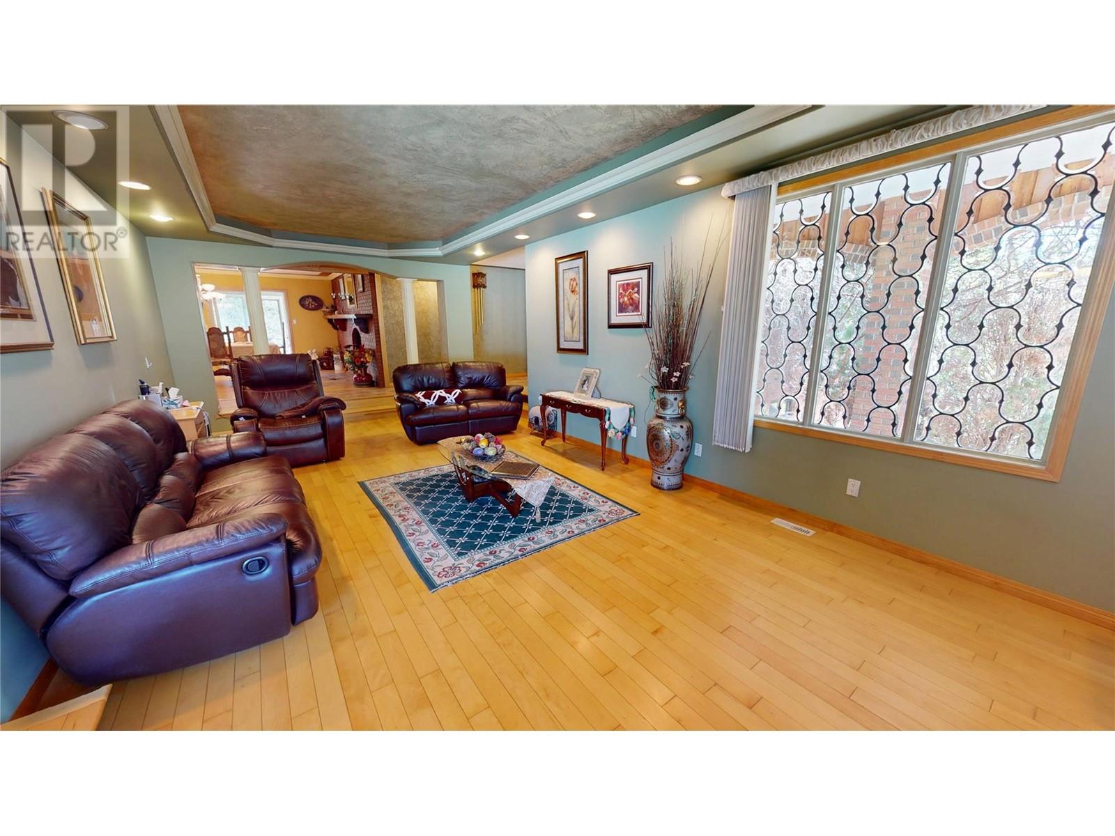1698 Mckenzie Road, Fernie, British Columbia  V0B 1M5 - Photo 8 - 10345952