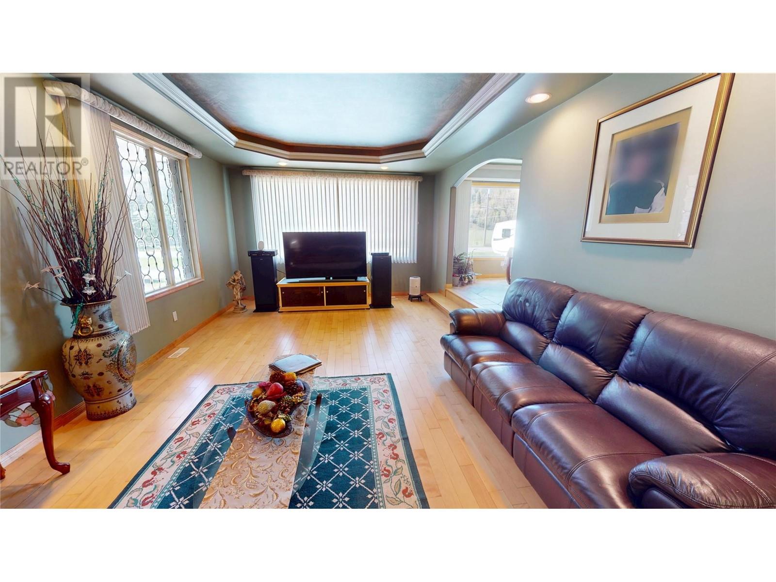 1698 Mckenzie Road, Fernie, British Columbia  V0B 1M5 - Photo 9 - 10345952