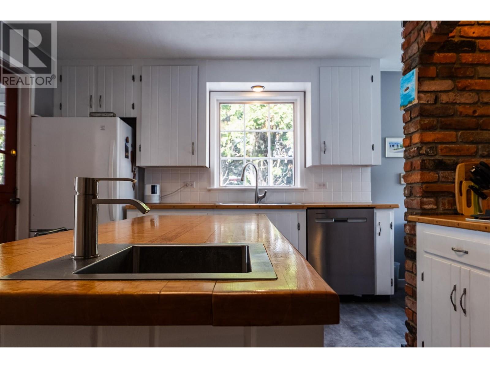 707 Cottonwood Street, Nelson, British Columbia  V1L 3V8 - Photo 9 - 10346687