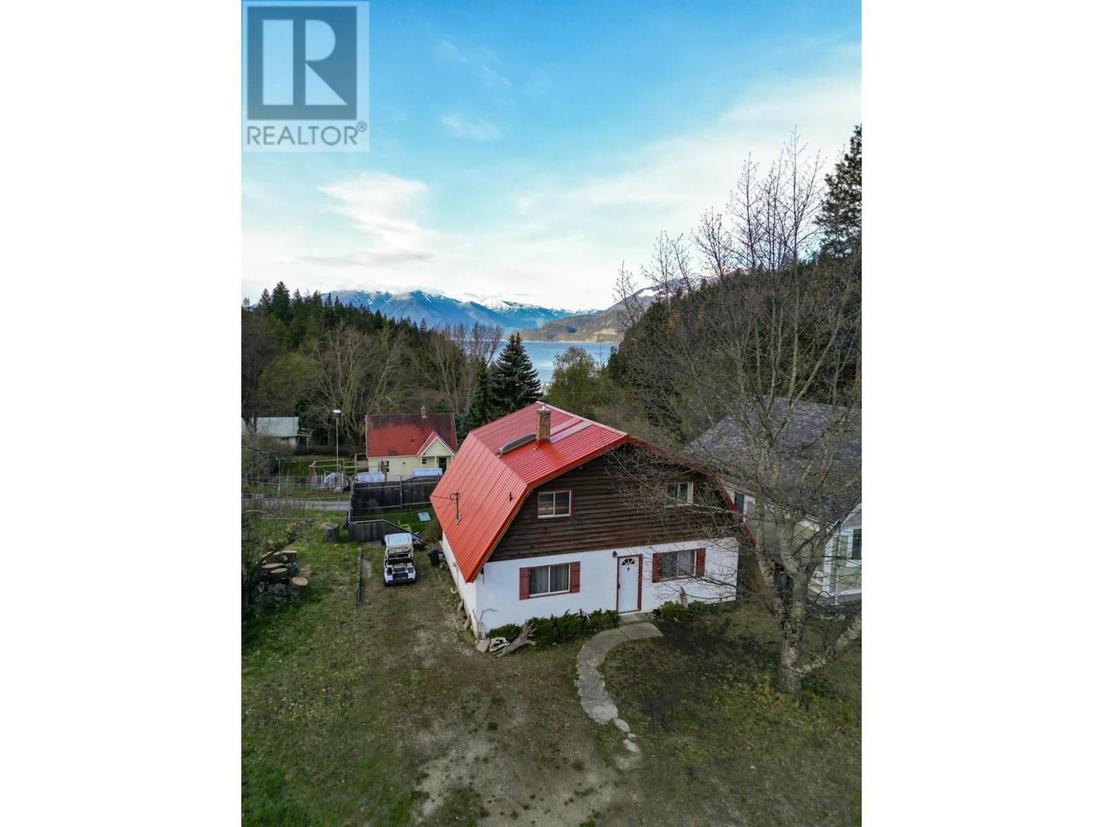 309 Fowler Street, Riondel, British Columbia  V0B 2B0 - Photo 1 - 10346751