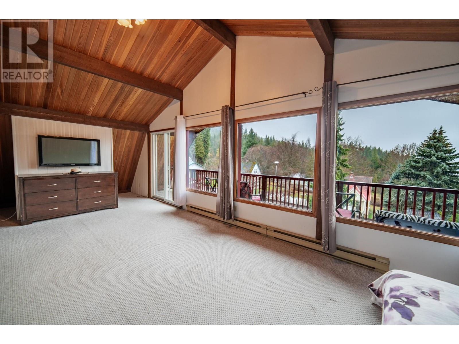 309 Fowler Street, Riondel, British Columbia  V0B 2B0 - Photo 18 - 10346751