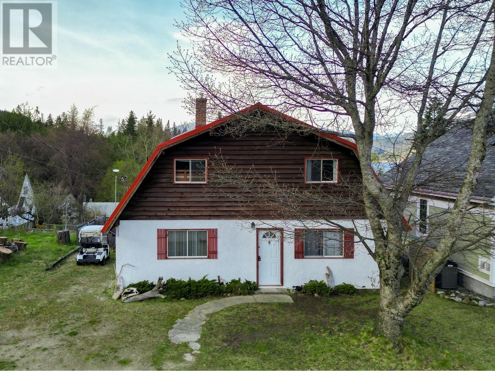 309 Fowler Street, Riondel, British Columbia  V0B 2B0 - Photo 2 - 10346751