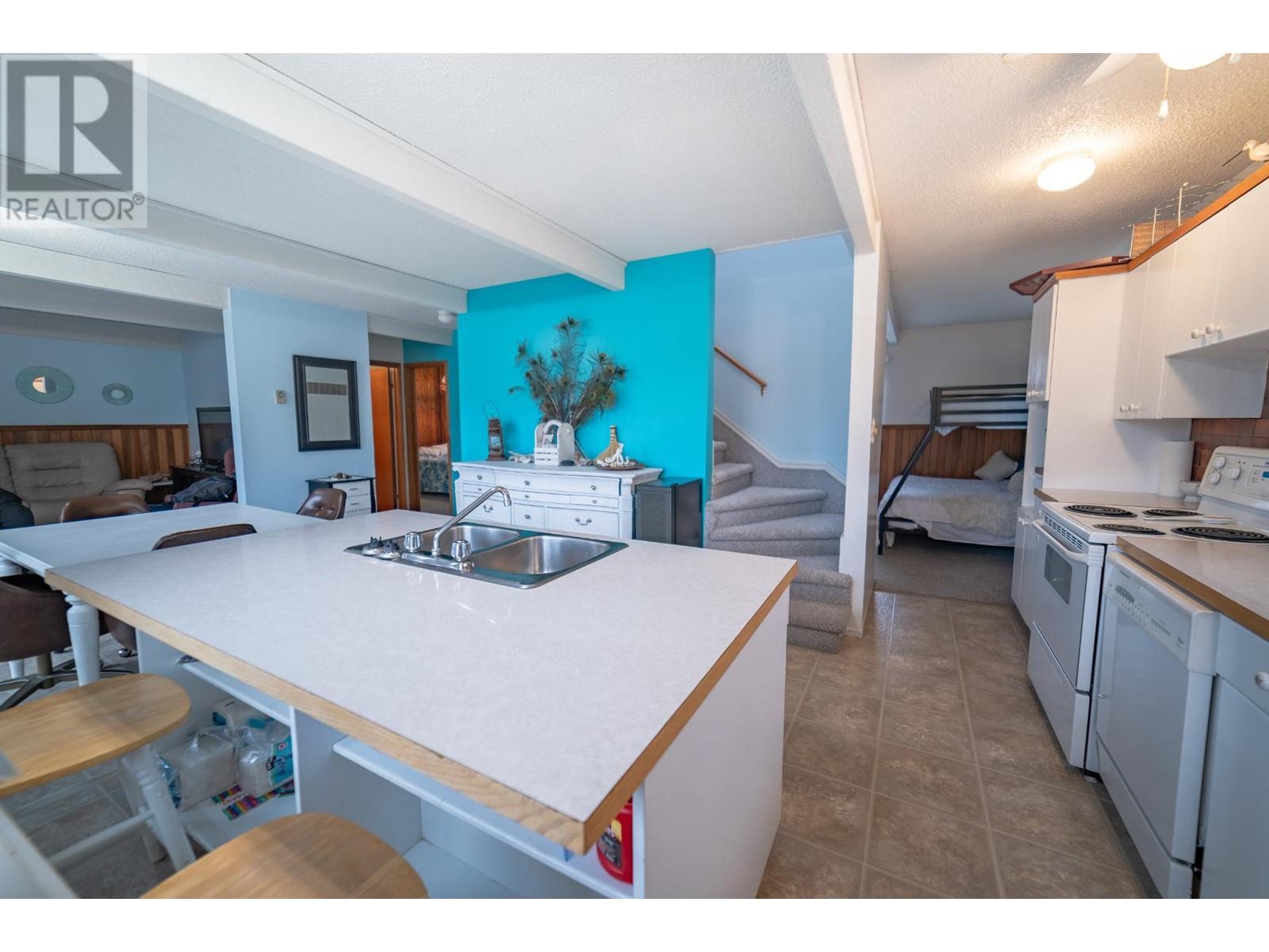 309 Fowler Street, Riondel, British Columbia  V0B 2B0 - Photo 5 - 10346751