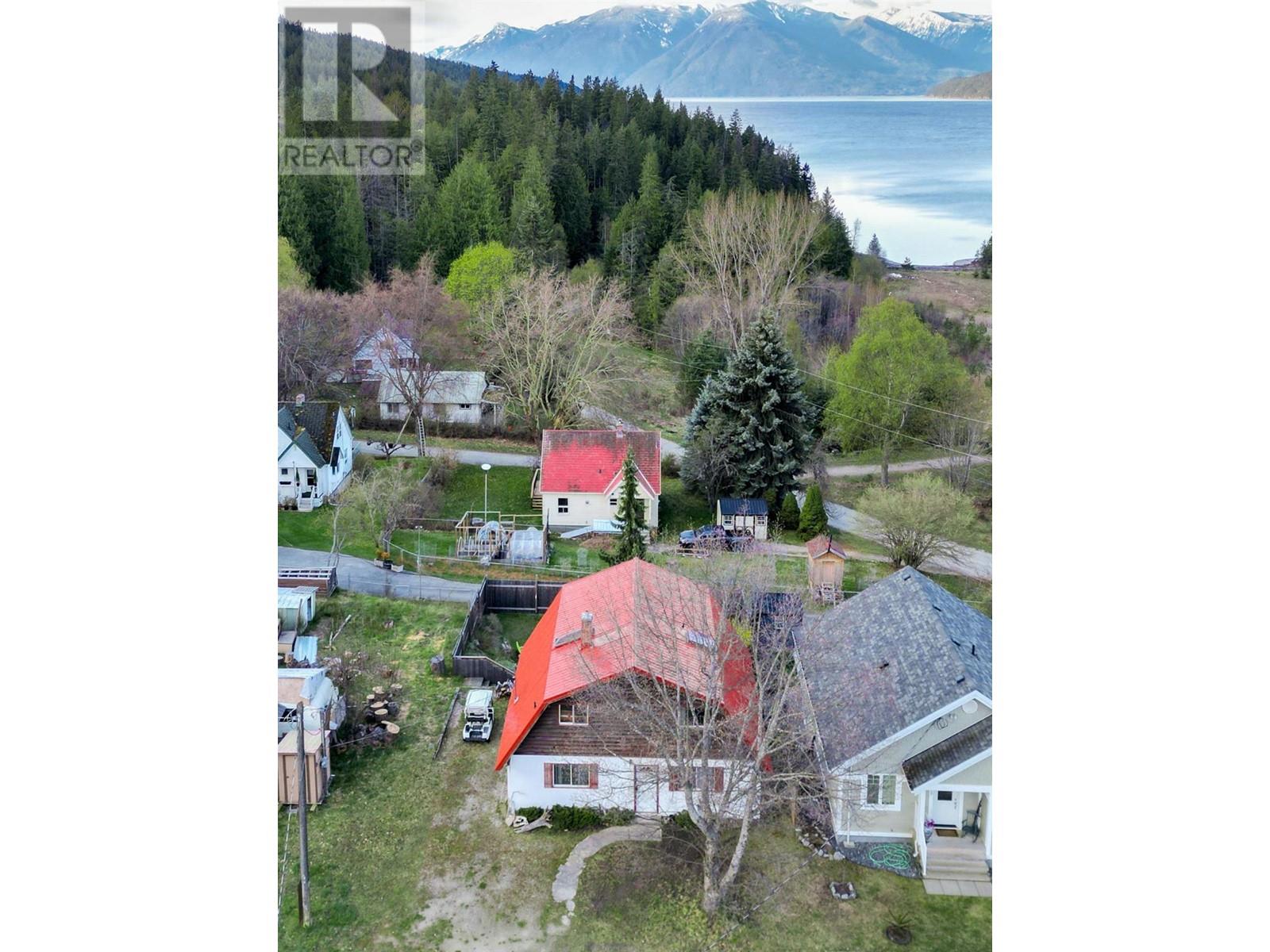 309 Fowler Street, Riondel, British Columbia  V0B 2B0 - Photo 8 - 10346751