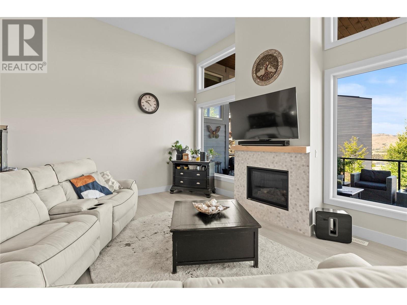 936 Mt Ida Drive, Vernon, British Columbia  V1B 4G2 - Photo 16 - 10346575