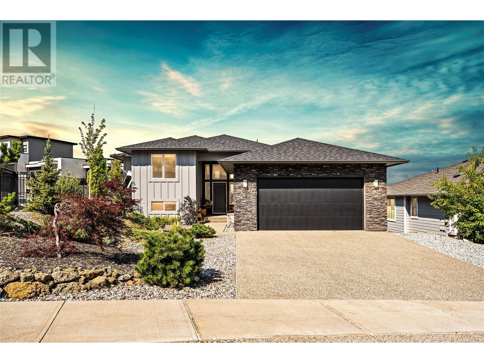 936 Mt Ida Drive, Vernon, British Columbia  V1B 4G2 - Photo 2 - 10346575
