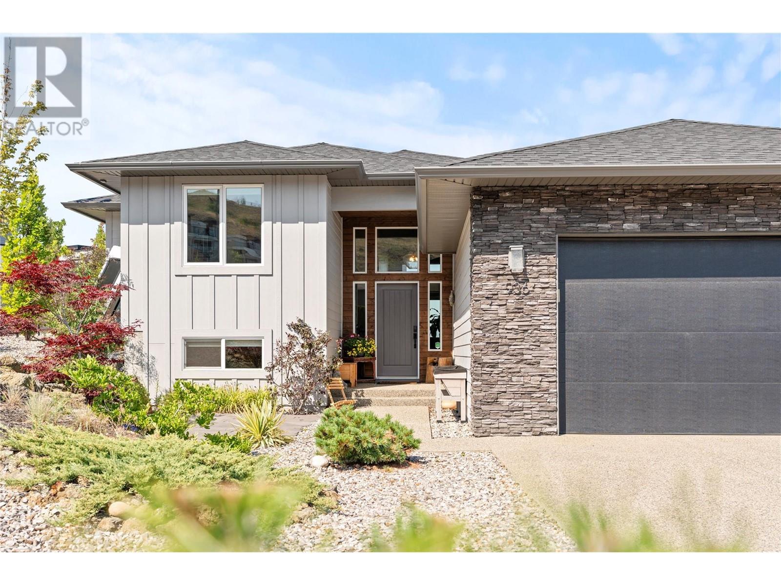 936 Mt Ida Drive, Vernon, British Columbia  V1B 4G2 - Photo 4 - 10346575