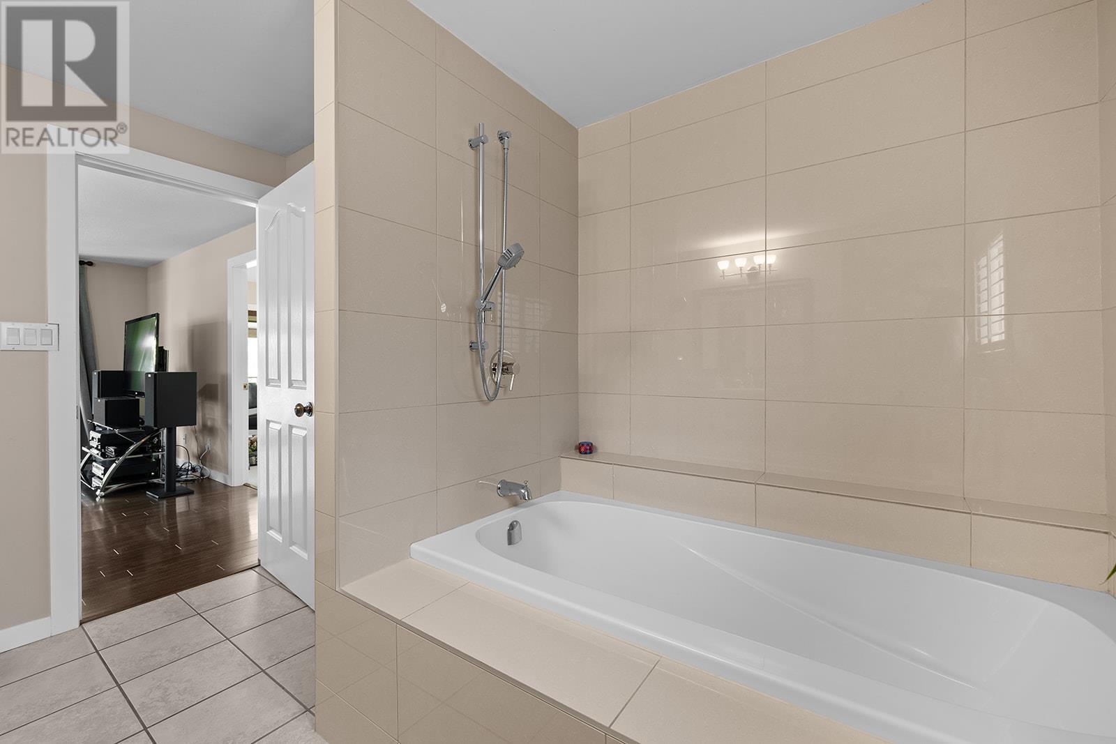 4190 Mcclain Road, Kelowna, British Columbia  V1W 4E1 - Photo 28 - 10344831