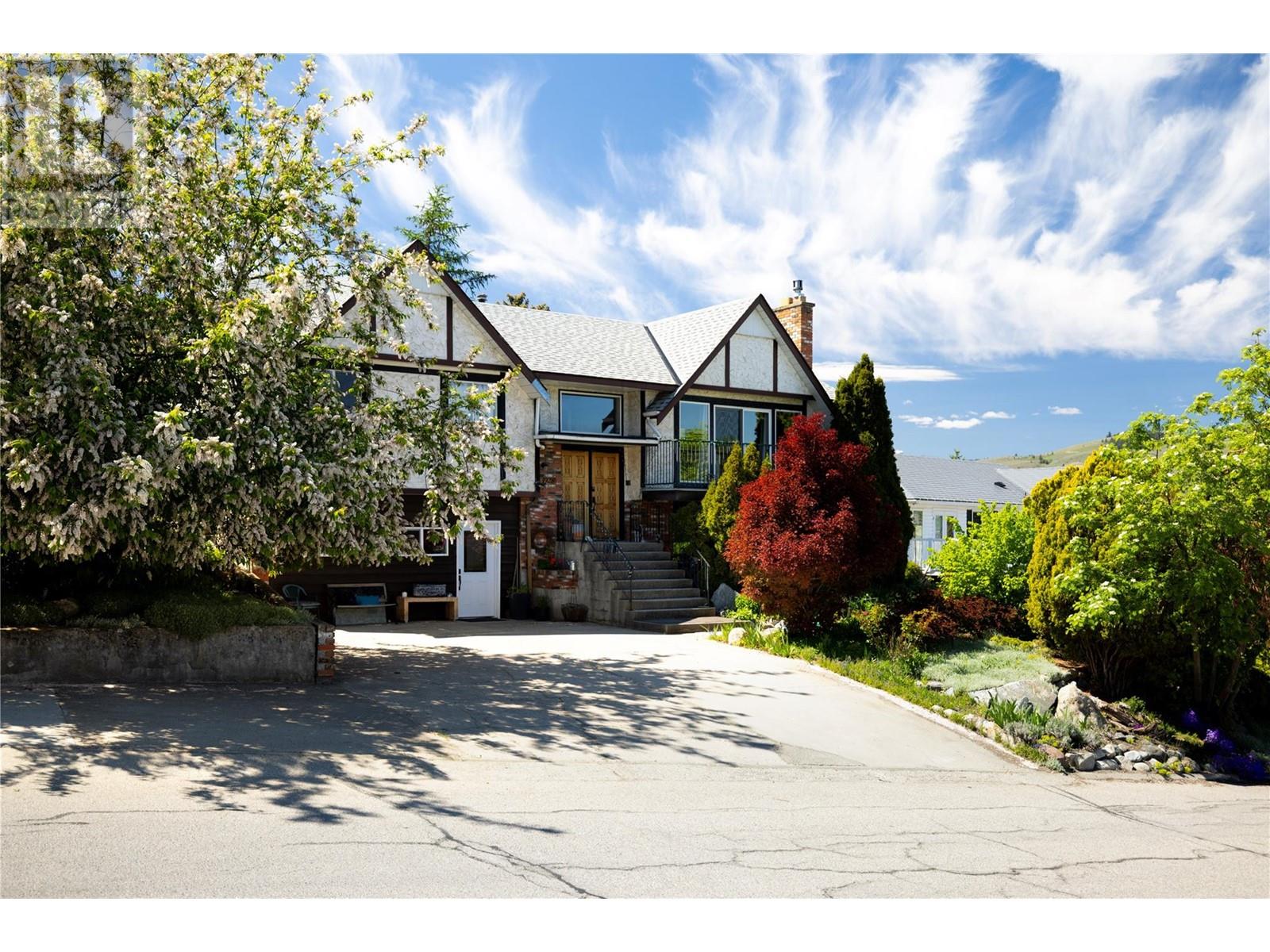 3928 15 Crescent, Vernon, British Columbia  V1T 7H4 - Photo 1 - 10346320