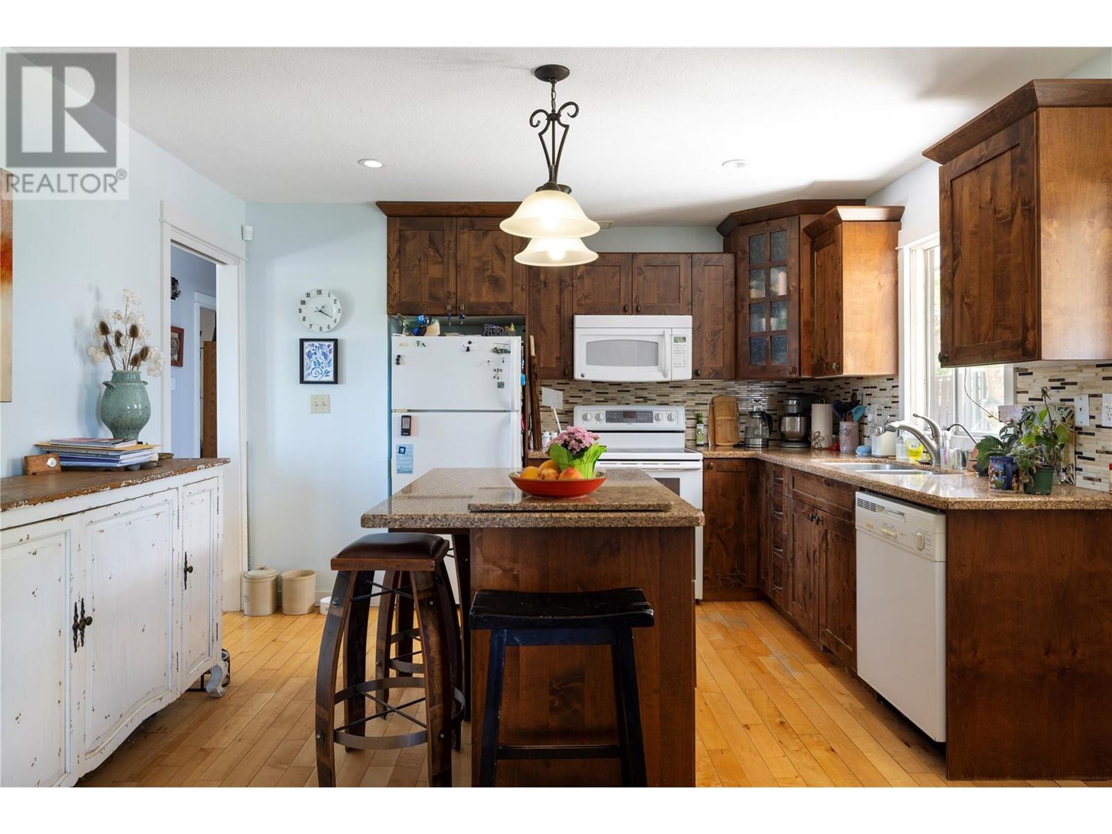 3928 15 Crescent, Vernon, British Columbia  V1T 7H4 - Photo 26 - 10346320