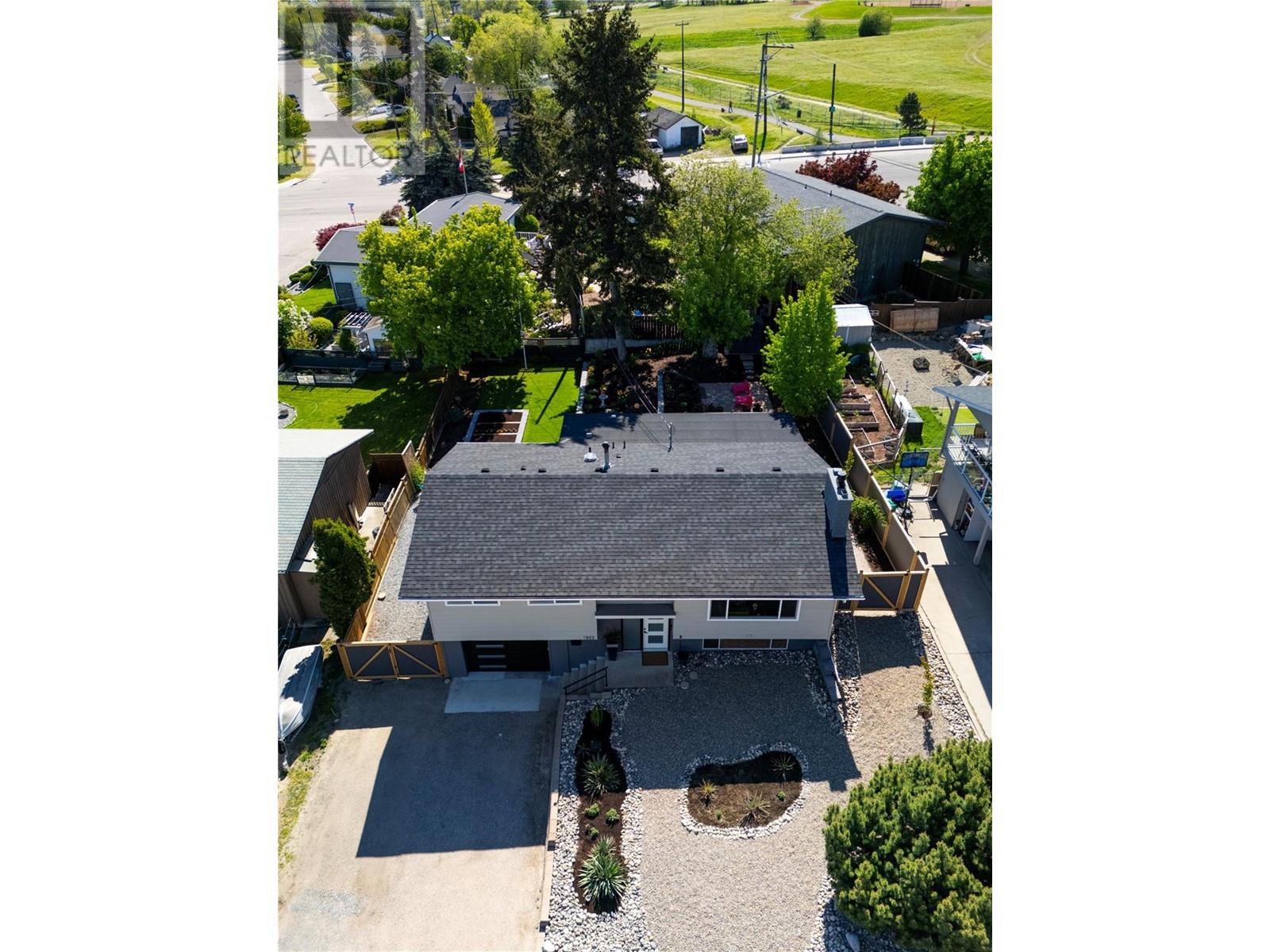 1503 34a Street, Vernon, British Columbia  V1T 5Z6 - Photo 5 - 10346315