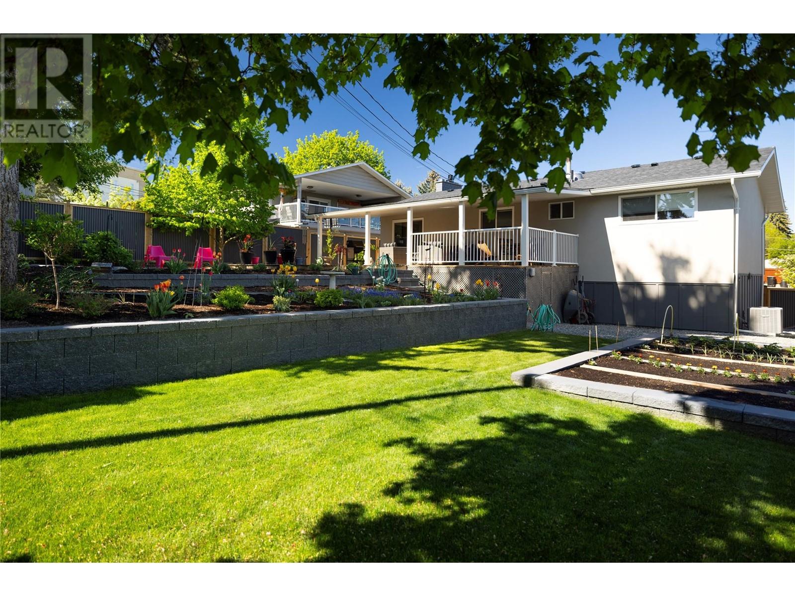 1503 34a Street, Vernon, British Columbia  V1T 5Z6 - Photo 8 - 10346315