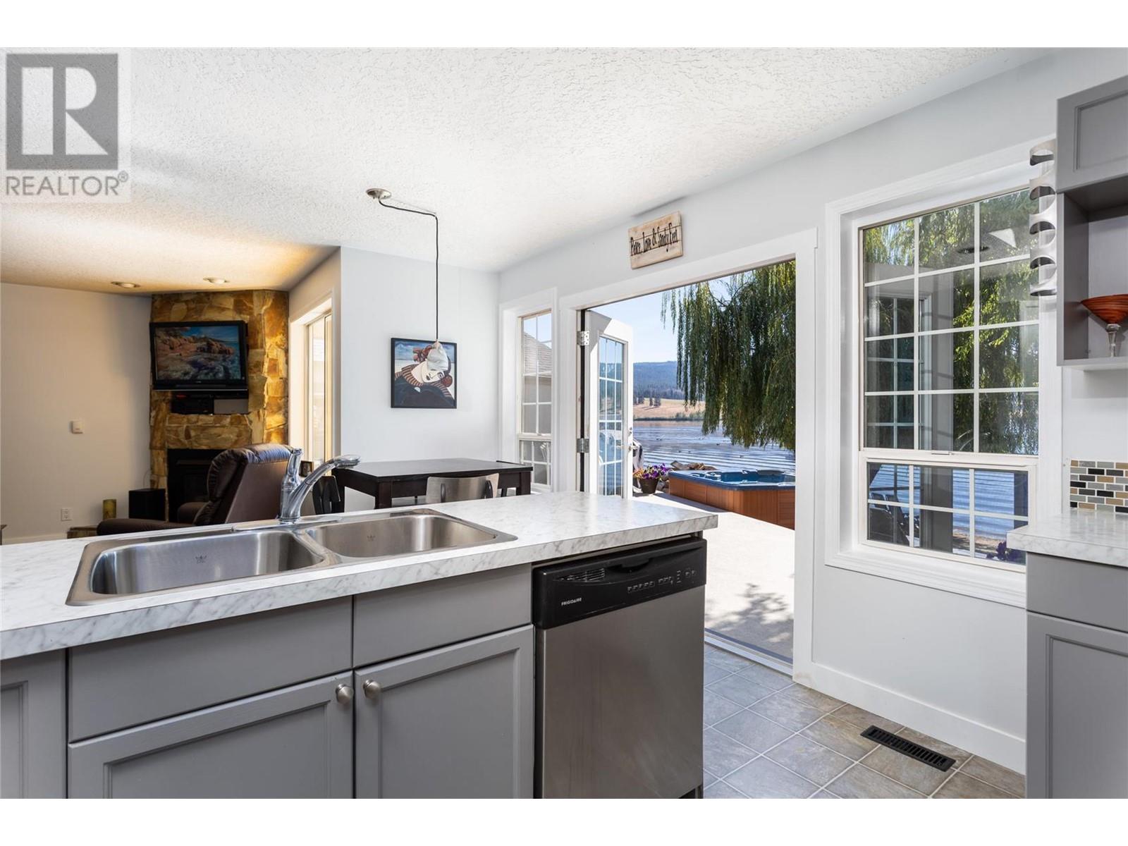 7841 97 Highway Unit# 48, Kelowna, British Columbia  V4V 1E7 - Photo 4 - 10345632