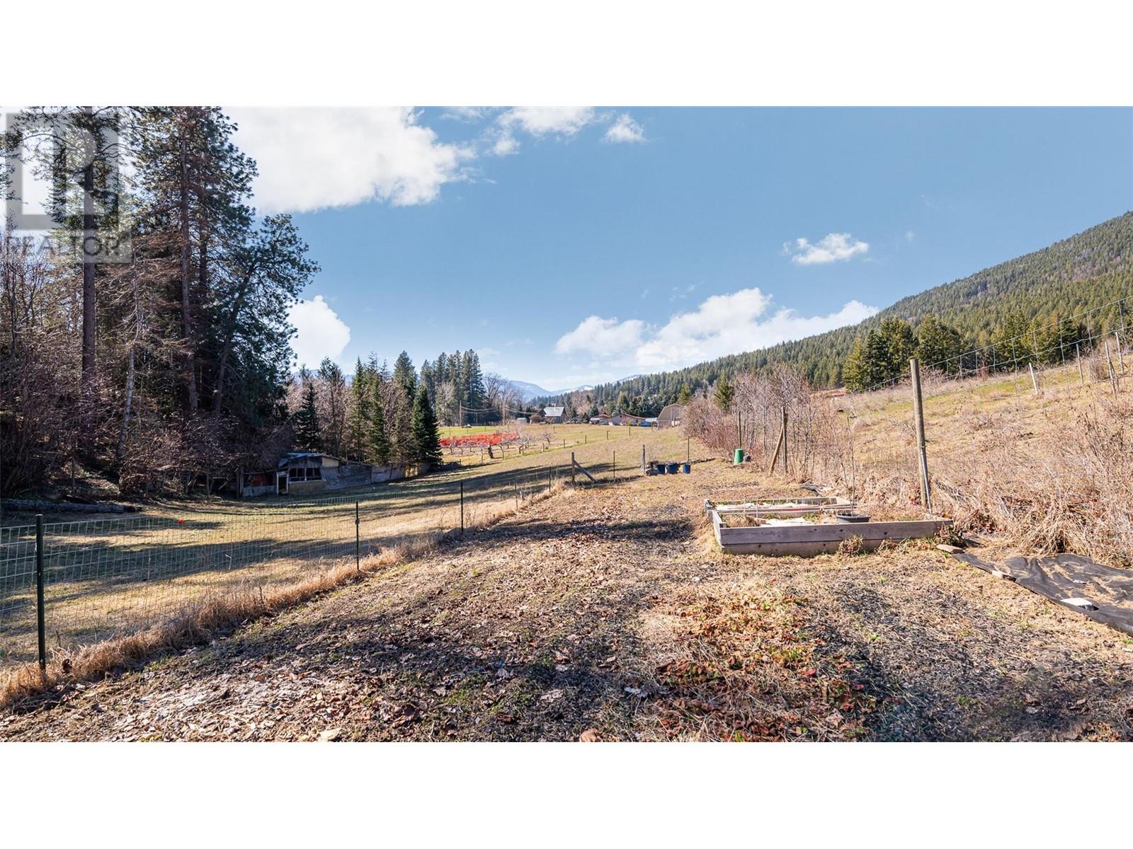 3618 Beam Road, Creston, British Columbia  V0B 1G1 - Photo 41 - 10345482