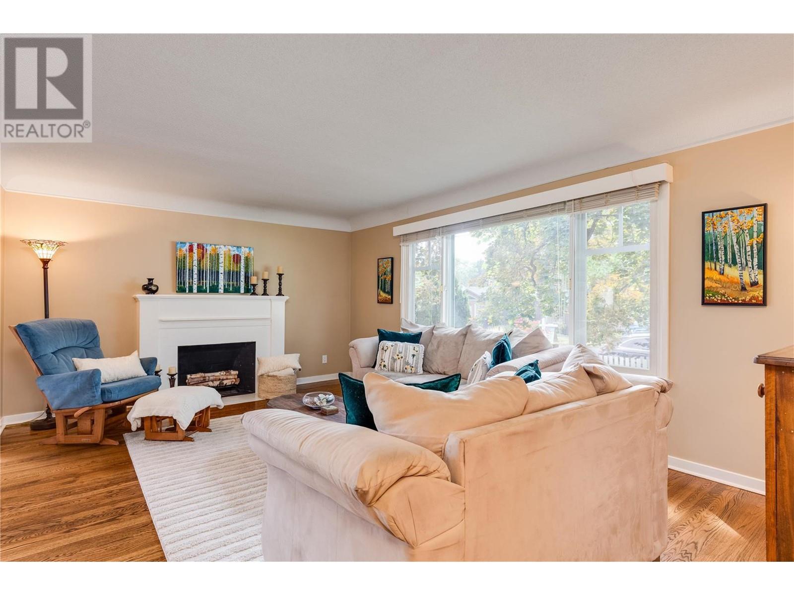 1927 Knox Crescent, Kelowna, British Columbia  V1Y 1K9 - Photo 8 - 10346745