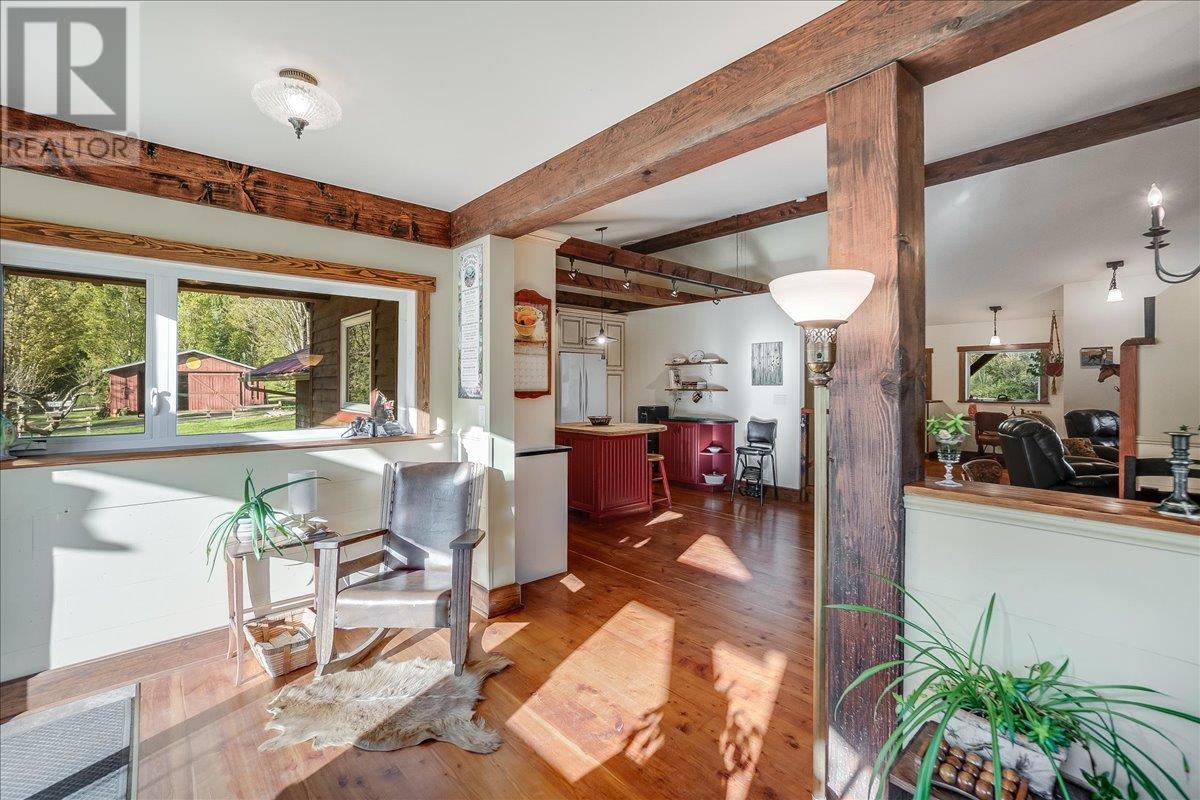 3371 Highway 3b, Fruitvale, British Columbia  V0G 1L1 - Photo 16 - 10345823