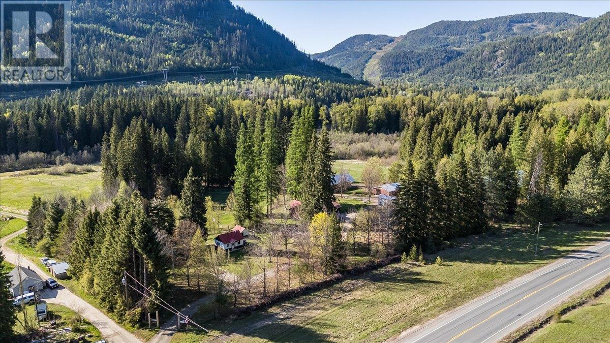3371 Highway 3b, Fruitvale, British Columbia  V0G 1L1 - Photo 2 - 10345823