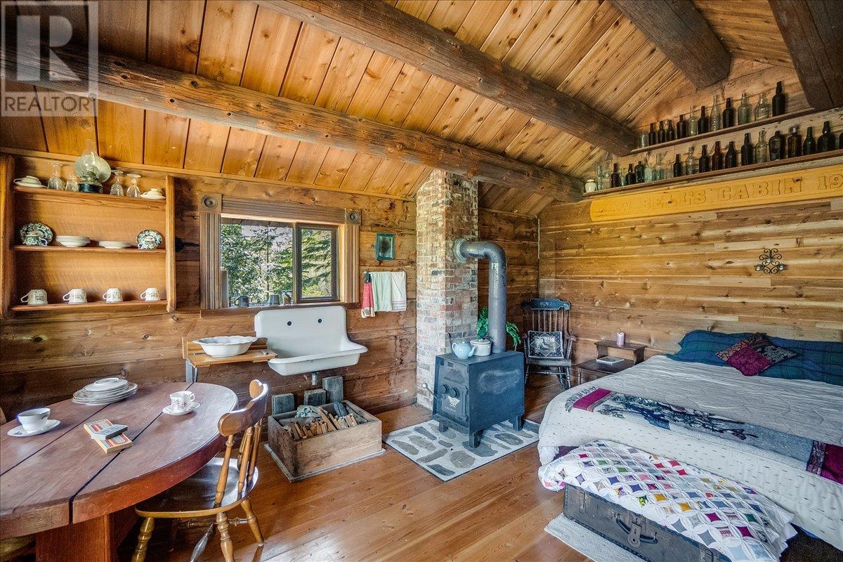 3371 Highway 3b, Fruitvale, British Columbia  V0G 1L1 - Photo 26 - 10345823
