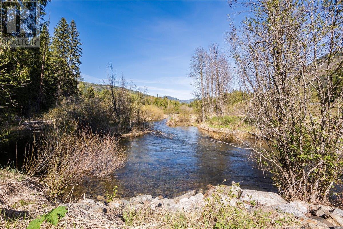 3371 Highway 3b, Fruitvale, British Columbia  V0G 1L1 - Photo 30 - 10345823