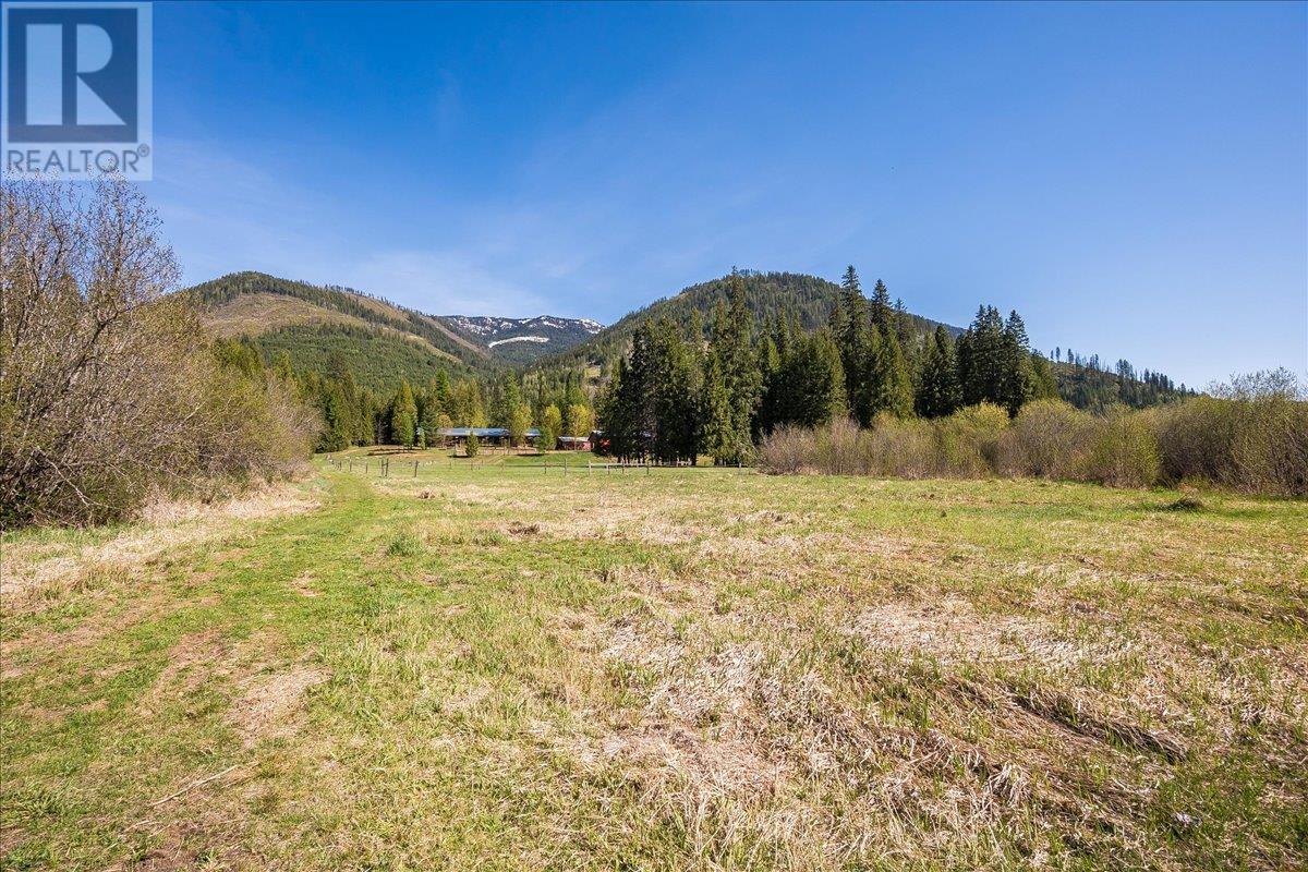 3371 Highway 3b, Fruitvale, British Columbia  V0G 1L1 - Photo 33 - 10345823