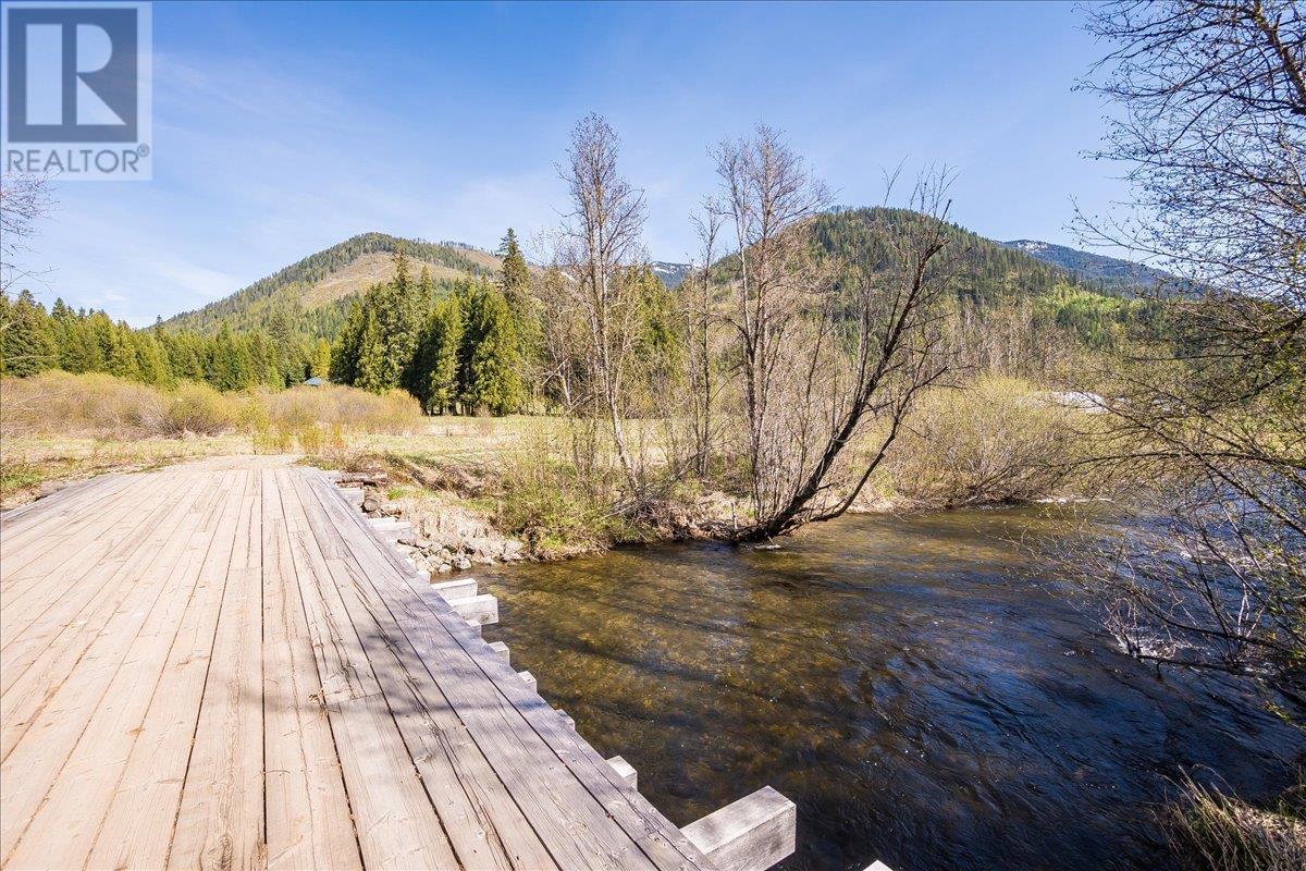 3371 Highway 3b, Fruitvale, British Columbia  V0G 1L1 - Photo 34 - 10345823