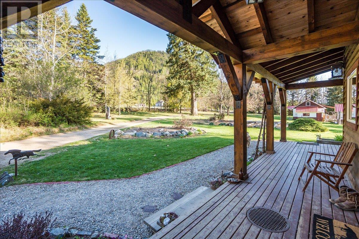 3371 Highway 3b, Fruitvale, British Columbia  V0G 1L1 - Photo 38 - 10345823