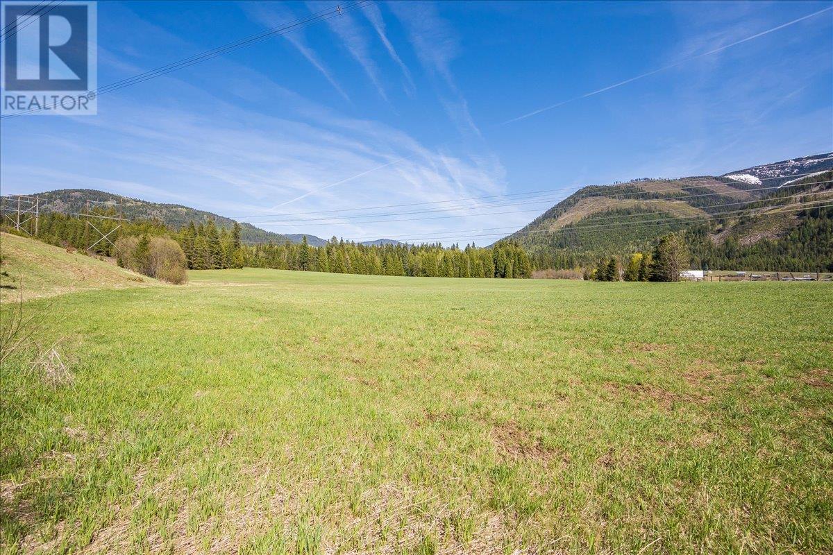 3371 Highway 3b, Fruitvale, British Columbia  V0G 1L1 - Photo 4 - 10345823