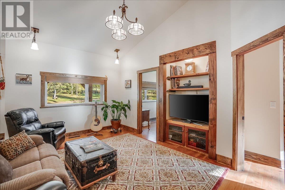 3371 Highway 3b, Fruitvale, British Columbia  V0G 1L1 - Photo 42 - 10345823