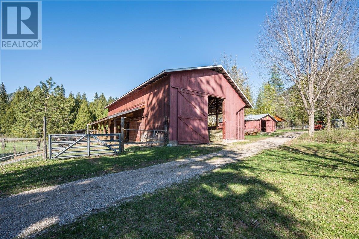 3371 Highway 3b, Fruitvale, British Columbia  V0G 1L1 - Photo 49 - 10345823