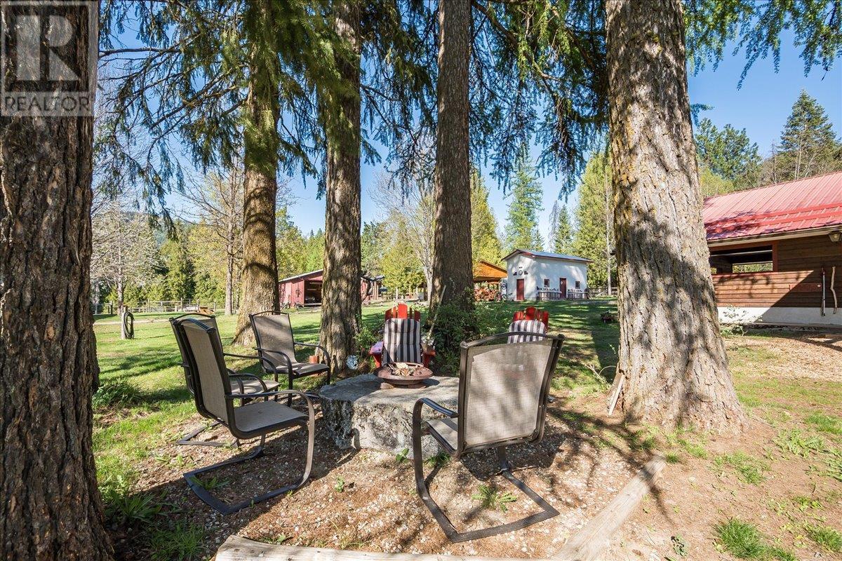 3371 Highway 3b, Fruitvale, British Columbia  V0G 1L1 - Photo 57 - 10345823