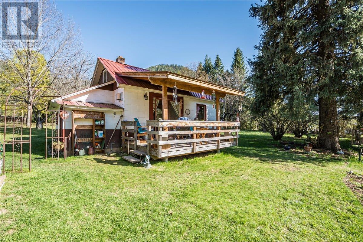 3371 Highway 3b, Fruitvale, British Columbia  V0G 1L1 - Photo 59 - 10345823