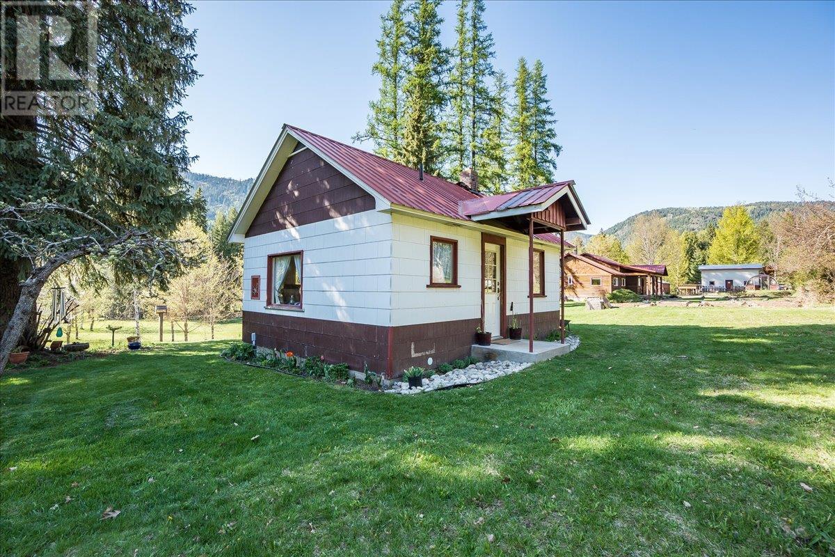 3371 Highway 3b, Fruitvale, British Columbia  V0G 1L1 - Photo 60 - 10345823