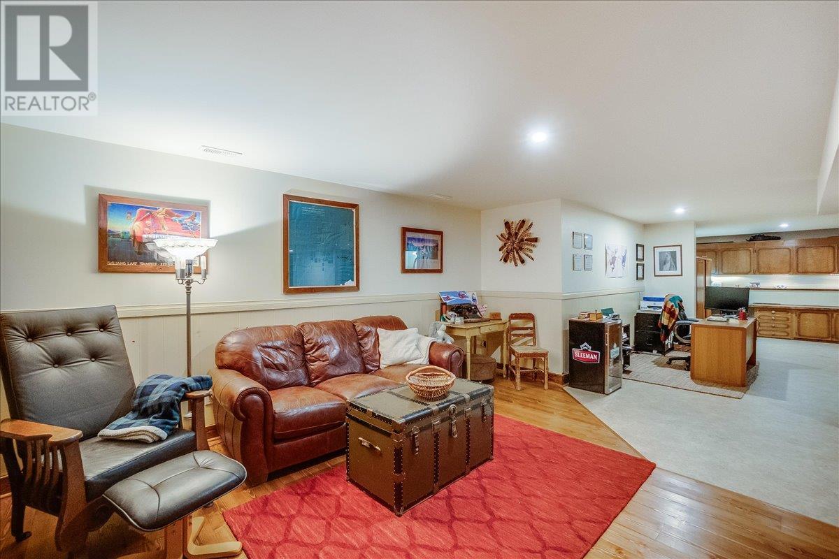 3371 Highway 3b, Fruitvale, British Columbia  V0G 1L1 - Photo 79 - 10345823